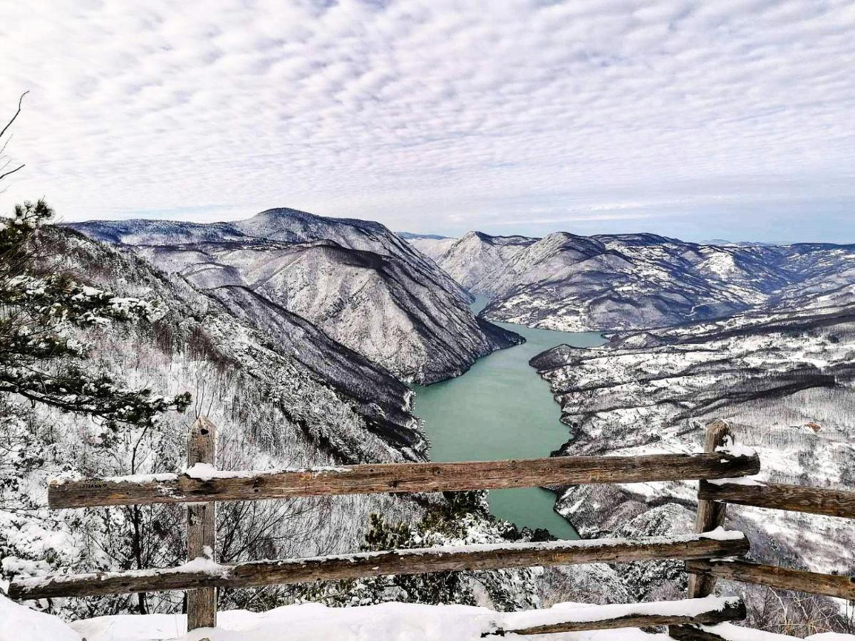 Dren - Banjska Stena Mitrovac Exteriér fotografie